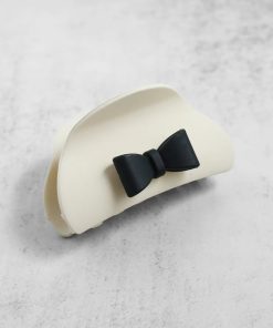 Alternative view of Jaw Clip with Ribbon